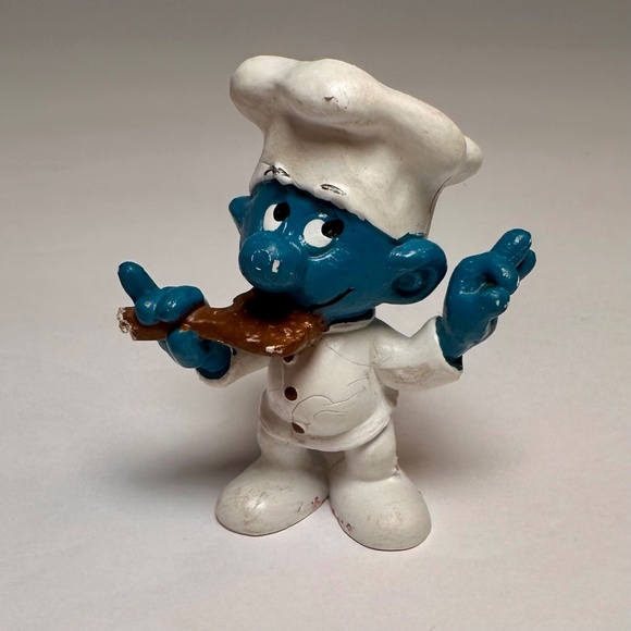 Vintage Baking Smurf Figurine Licking Spoon 1981 Schleich Peyo Portugal - Picture 8 of 9